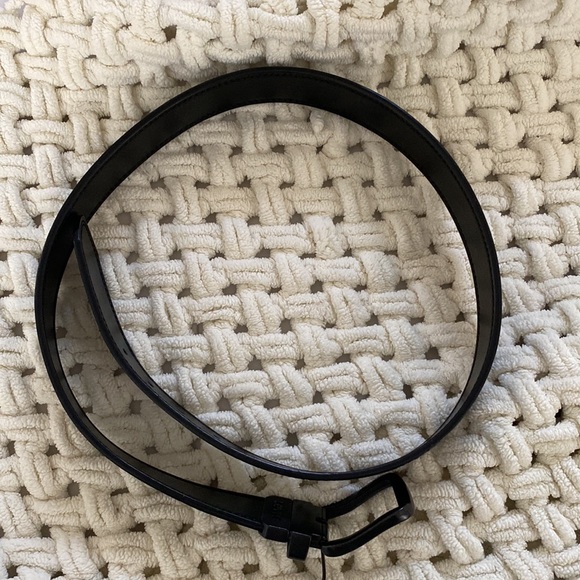 Levi’s Brown Genuine Leather Belt with Charcoal Buckle - Picture 4 of 4